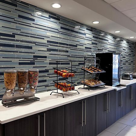 La Quinta Inn By Wyndham Columbia Se Fort Jackson Екстериор снимка