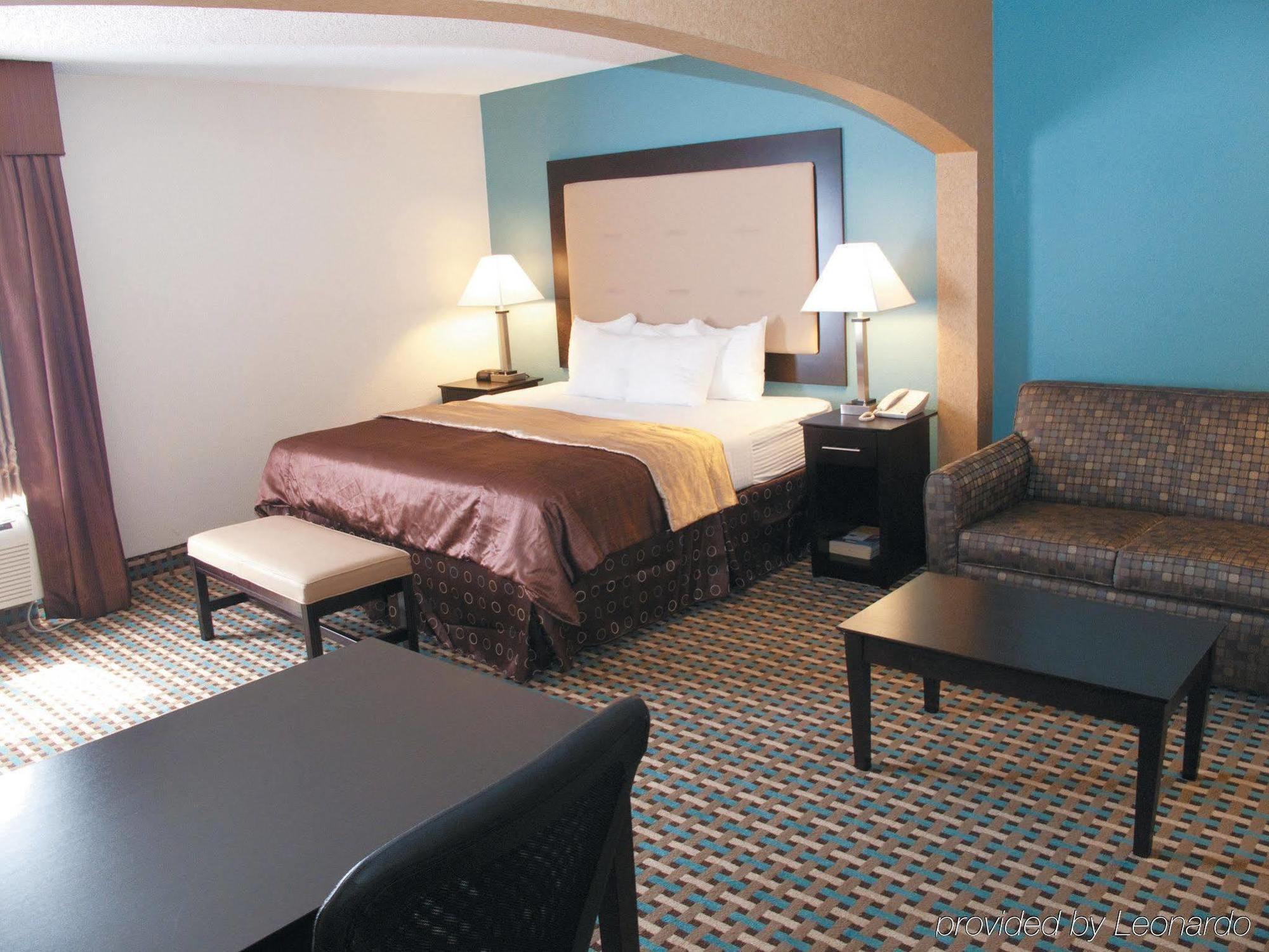 La Quinta Inn By Wyndham Columbia Se Fort Jackson Екстериор снимка