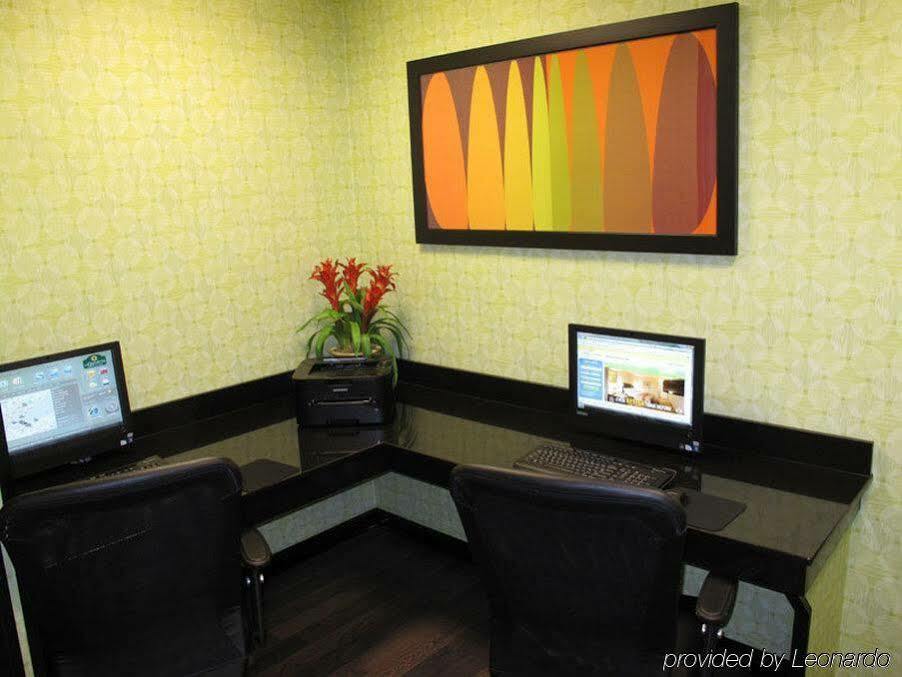 La Quinta Inn By Wyndham Columbia Se Fort Jackson Екстериор снимка