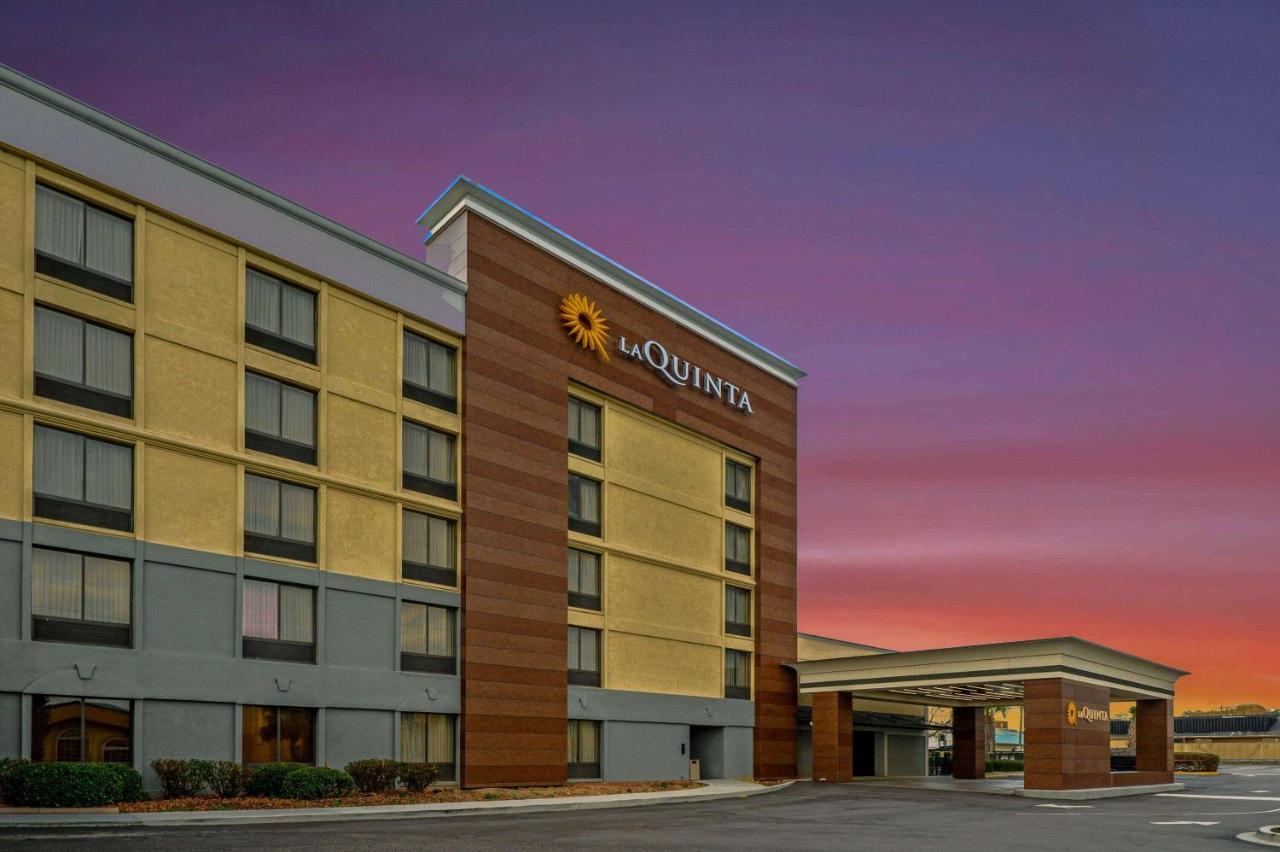 La Quinta Inn By Wyndham Columbia Se Fort Jackson Екстериор снимка