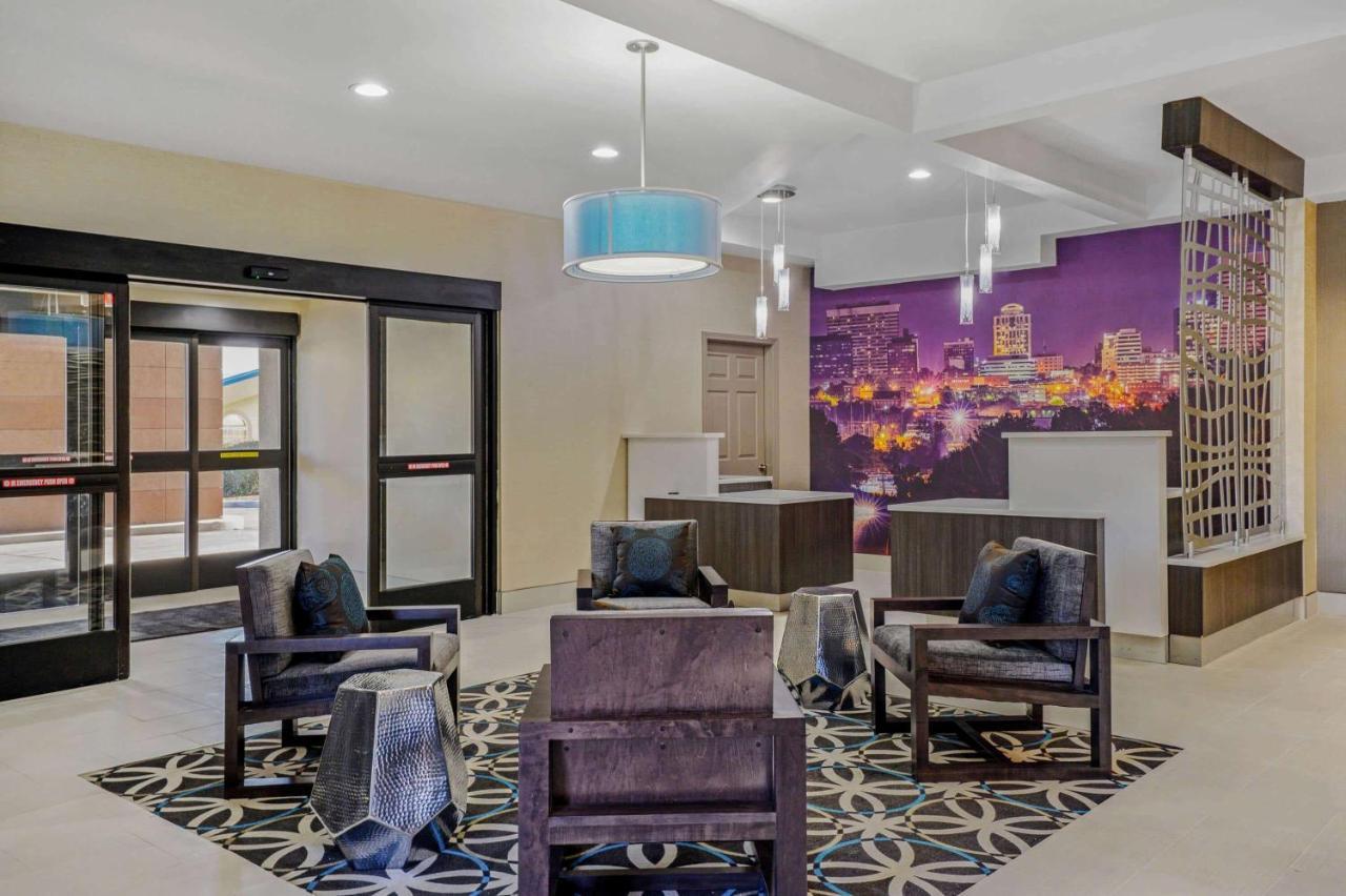 La Quinta Inn By Wyndham Columbia Se Fort Jackson Екстериор снимка